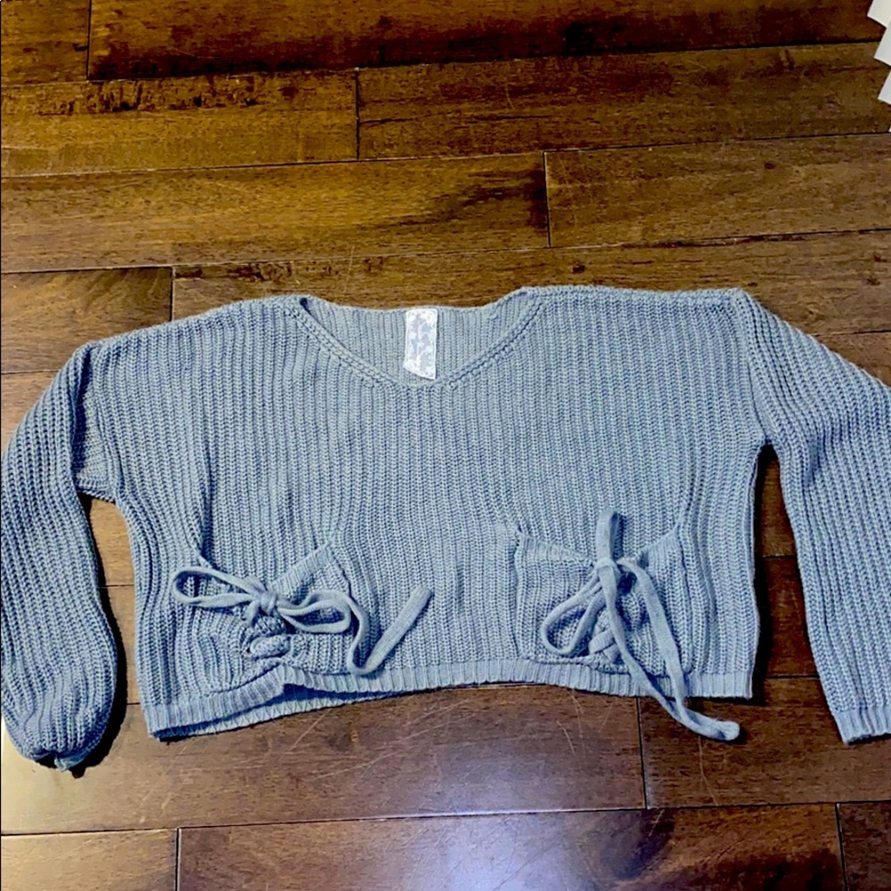 Sadie and Sage cropped sweater size M